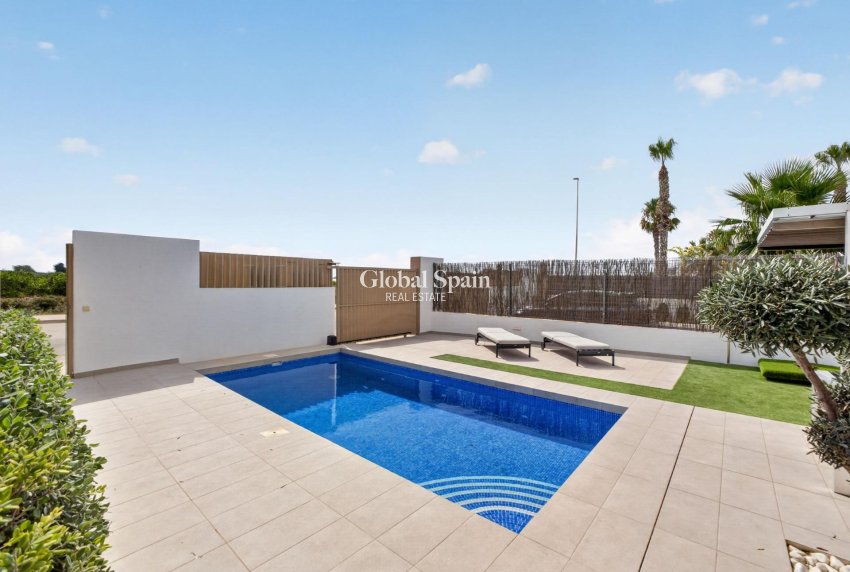 Venta - VILLA -
GUARDAMAR DEL SEGURA - EL RASO