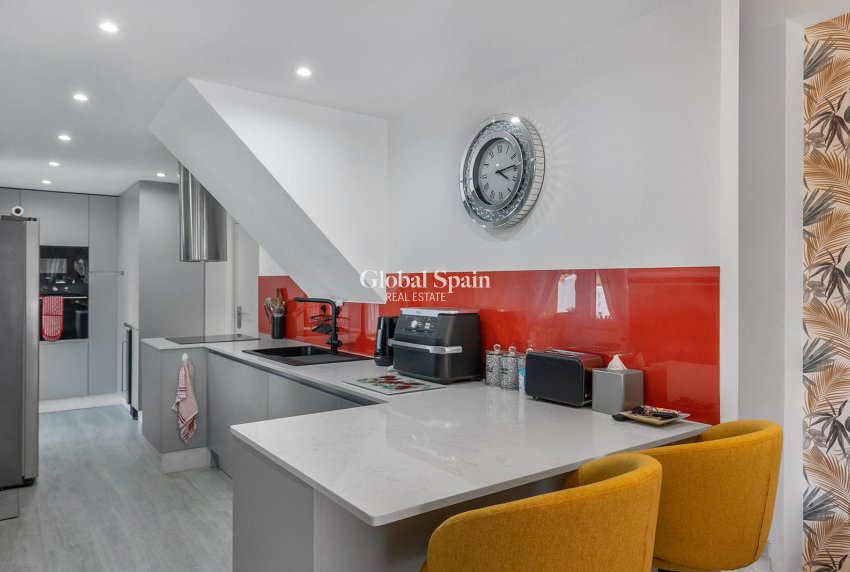 Venta - VILLA -
GUARDAMAR DEL SEGURA - Urbanizaciones