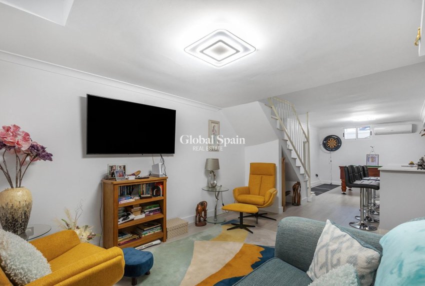 Venta - VILLA -
GUARDAMAR DEL SEGURA - Urbanizaciones