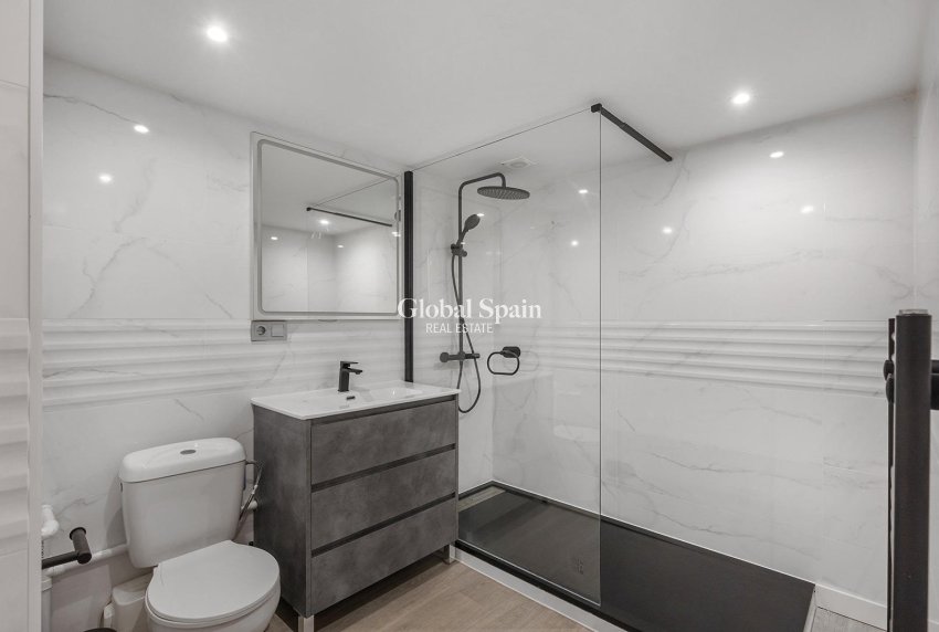 Venta - VILLA -
GUARDAMAR DEL SEGURA - Urbanizaciones