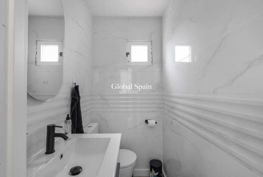 Venta - VILLA -
GUARDAMAR DEL SEGURA - Urbanizaciones