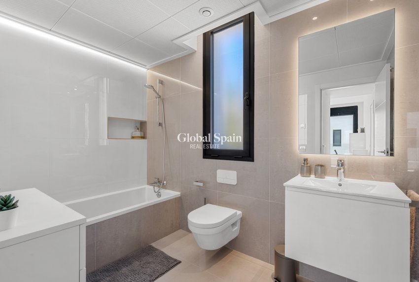 Venta - VILLA -
GUARDAMAR DEL SEGURA