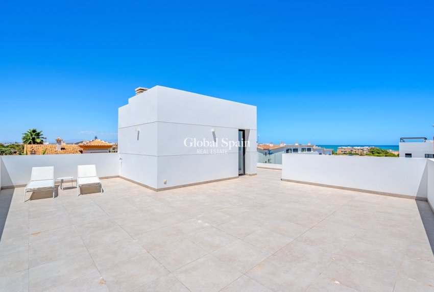 Venta - VILLA -
GUARDAMAR DEL SEGURA