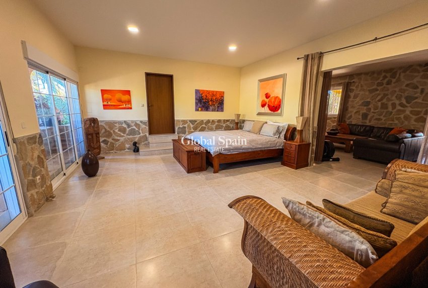 Venta - Villa independiente -
ELCHE - Las Bayas