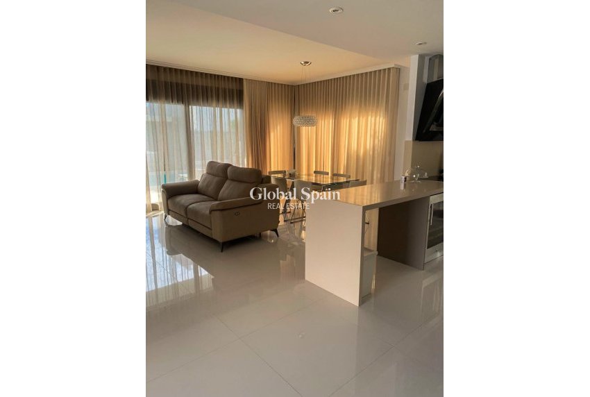 Venta - Villa independiente -
ORIHUELA COSTA - CAMPOAMOR