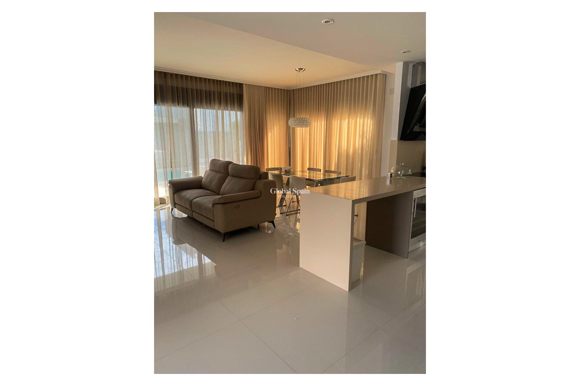 Venta - Villa independiente -
ORIHUELA COSTA - CAMPOAMOR