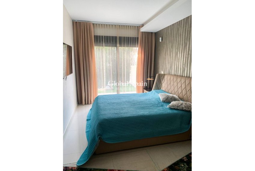 Venta - Villa independiente -
ORIHUELA COSTA - CAMPOAMOR