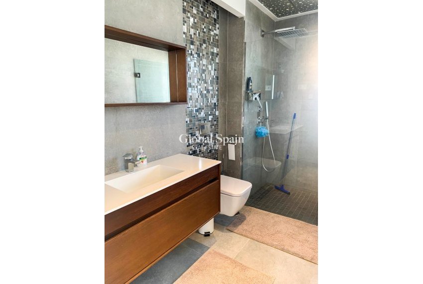 Venta - Villa independiente -
ORIHUELA COSTA - CAMPOAMOR