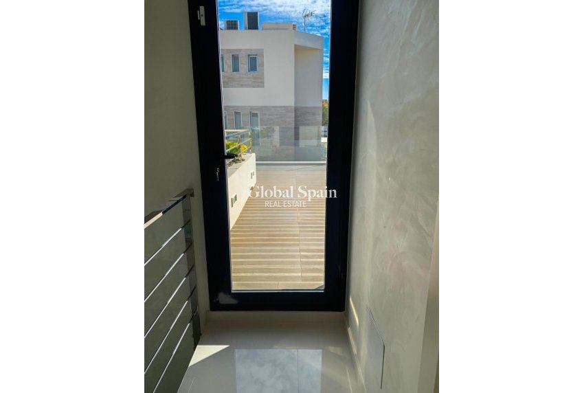 Venta - Villa independiente -
ORIHUELA COSTA - CAMPOAMOR