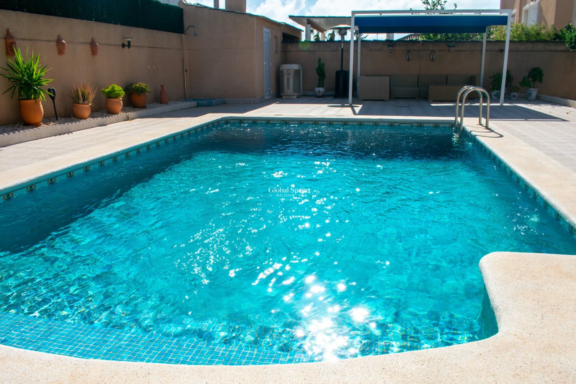 Venta - Villa independiente -
ORIHUELA COSTA - La Zenia