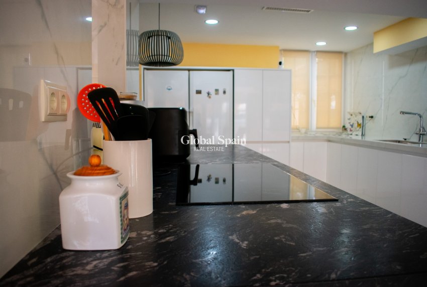 Venta - Villa independiente -
ORIHUELA COSTA - MUY CERCA DE LA PLAYA