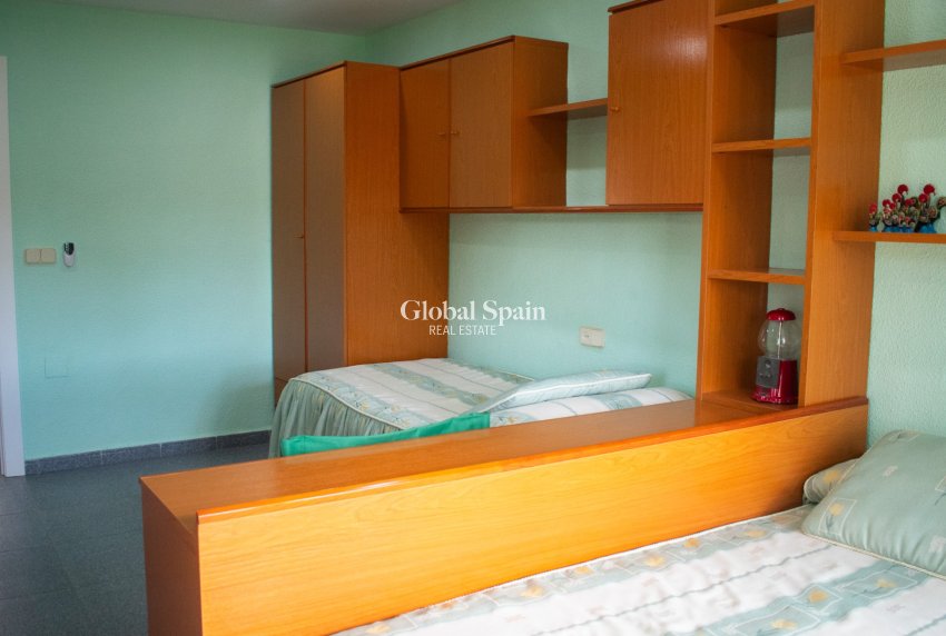 Venta - Villa independiente -
ORIHUELA COSTA - MUY CERCA DE LA PLAYA