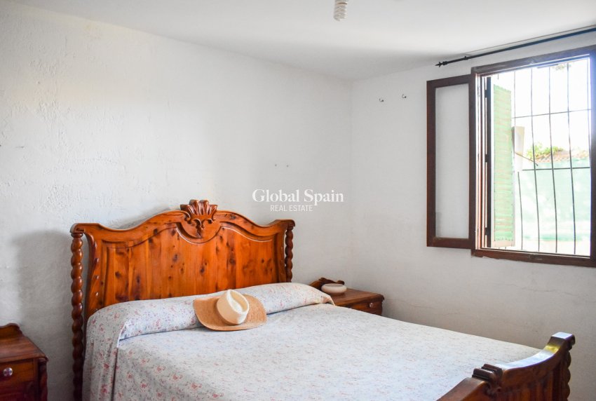 Venta - Villa independiente -
ORIHUELA COSTA - Punta Prima