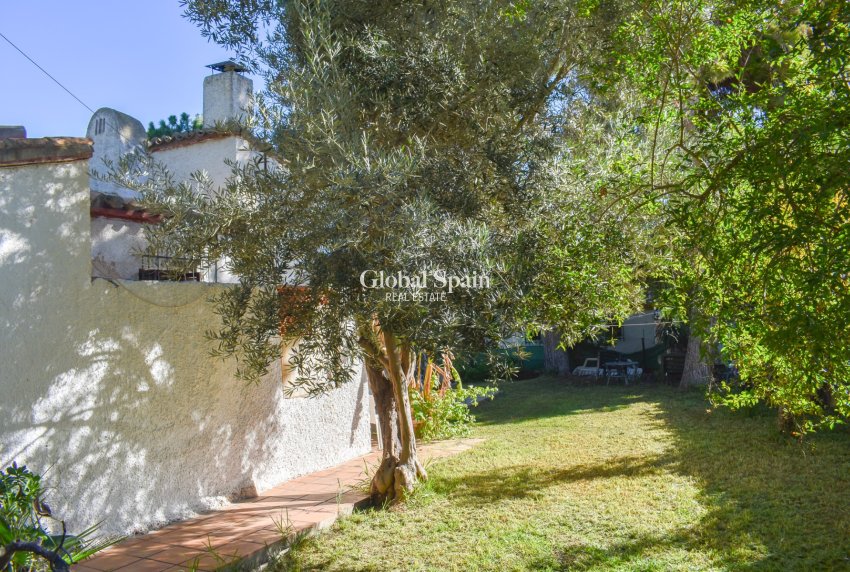 Venta - Villa independiente -
ORIHUELA COSTA - Punta Prima