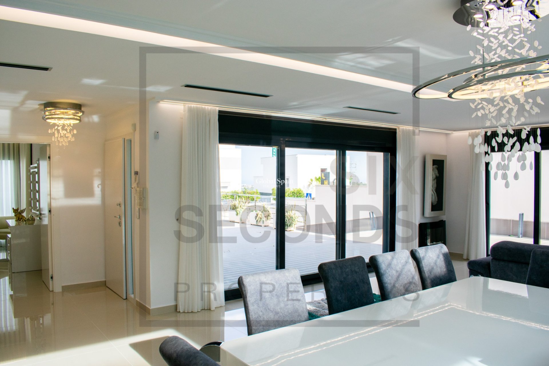 Venta - Villa independiente -
SAN MIGUEL DE SALINAS - Urbanizaciones