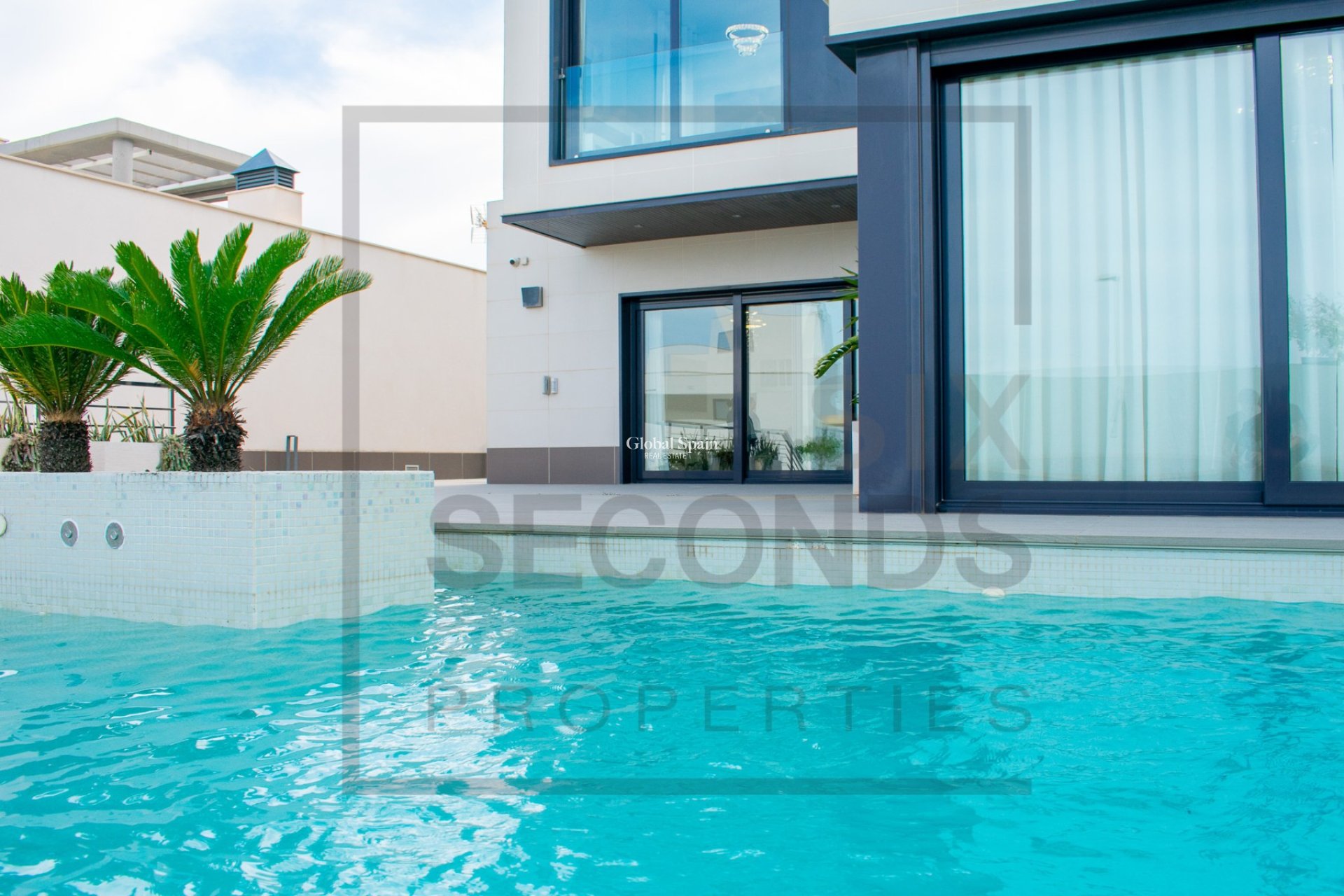 Venta - Villa independiente -
SAN MIGUEL DE SALINAS - Urbanizaciones