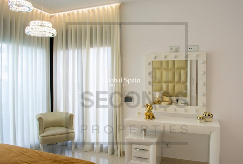 Venta - Villa independiente -
SAN MIGUEL DE SALINAS - Urbanizaciones