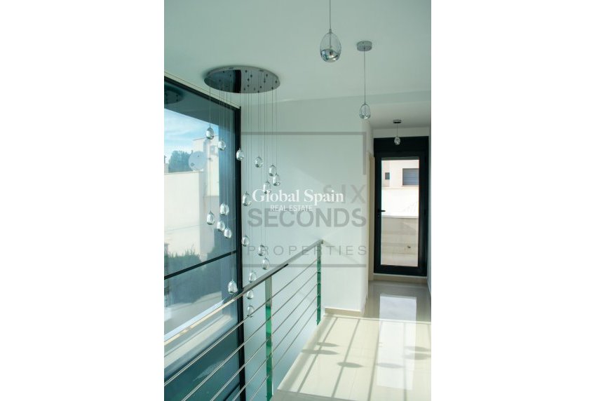 Venta - Villa independiente -
SAN MIGUEL DE SALINAS - Urbanizaciones