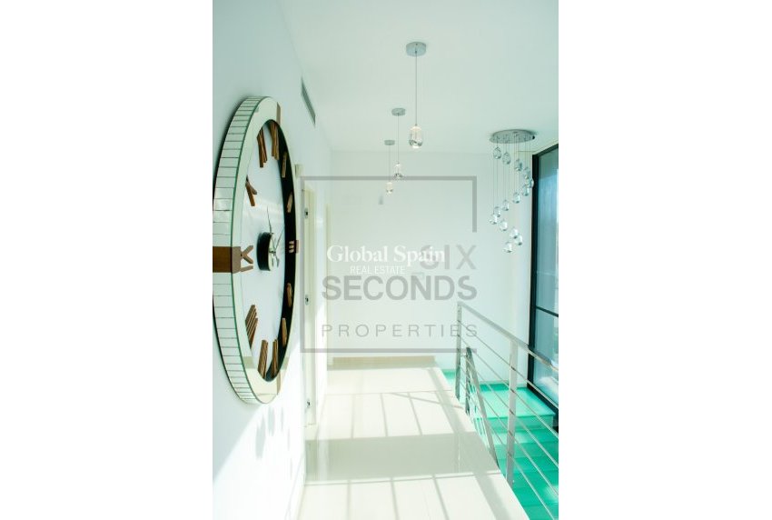 Venta - Villa independiente -
SAN MIGUEL DE SALINAS - Urbanizaciones