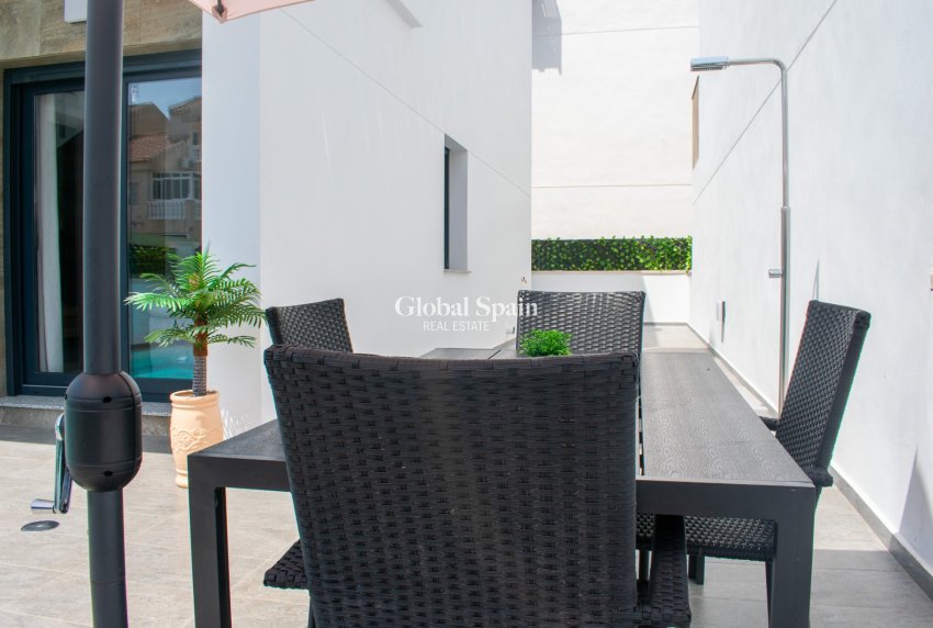 Venta - Villa independiente -
TORREVIEJA - La Siesta - El Salado - Torreta