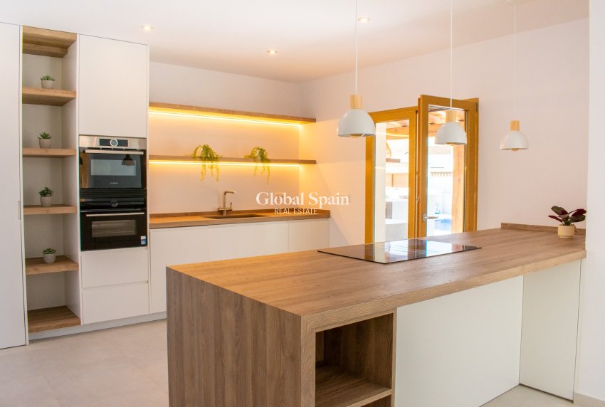 Venta - Villa independiente -
TORREVIEJA - Torreta Florida