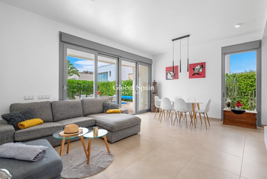 Venta - VILLA -
JACARILLA - Vistabella