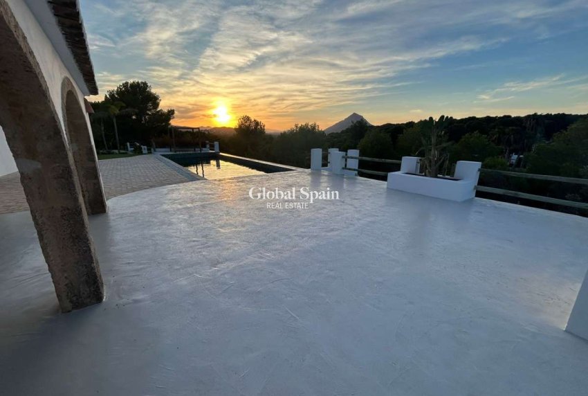 Venta - VILLA -
JÁVEA - Costa Blanca