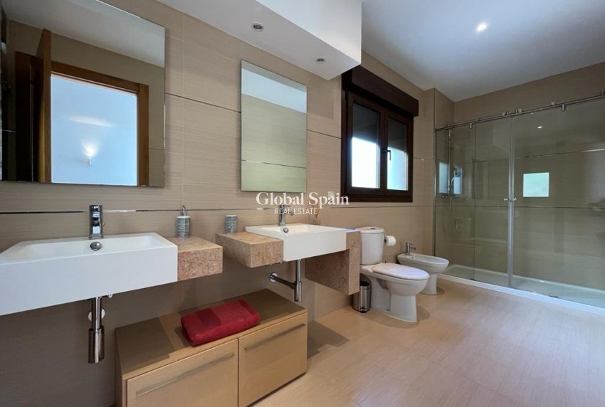 Venta - VILLA -
LA MANGA DEL MAR MENOR - Costa Calida