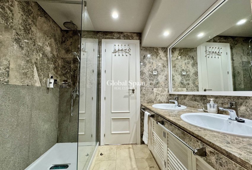 Venta - VILLA -
LA MANGA DEL MAR MENOR - Costa Calida