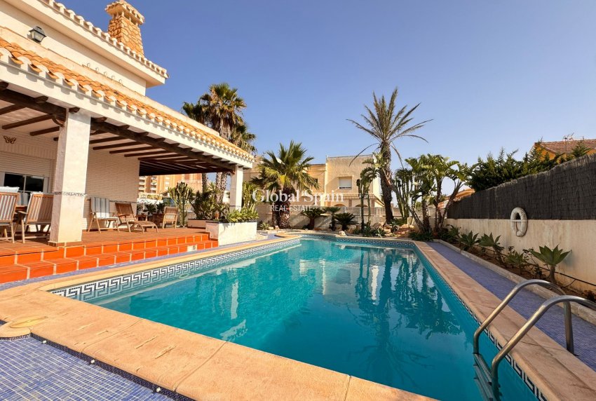 Venta - VILLA -
LA MANGA DEL MAR MENOR - Costa Calida
