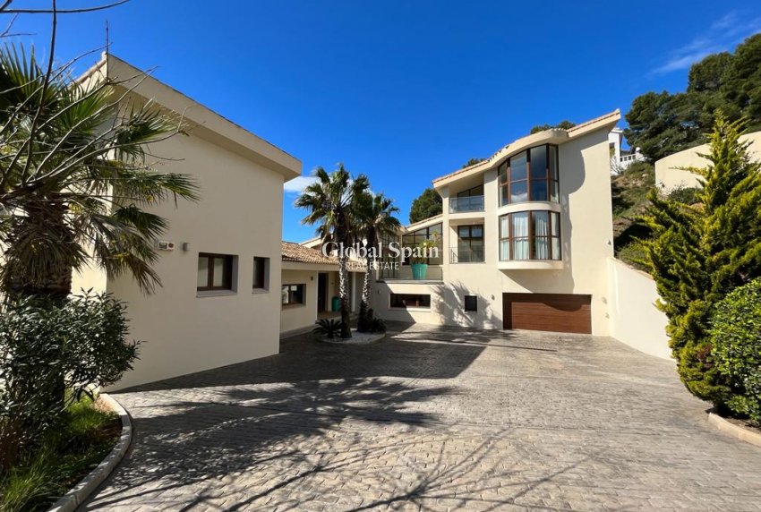 Venta - VILLA -
LA MANGA DEL MAR MENOR - Costa Calida