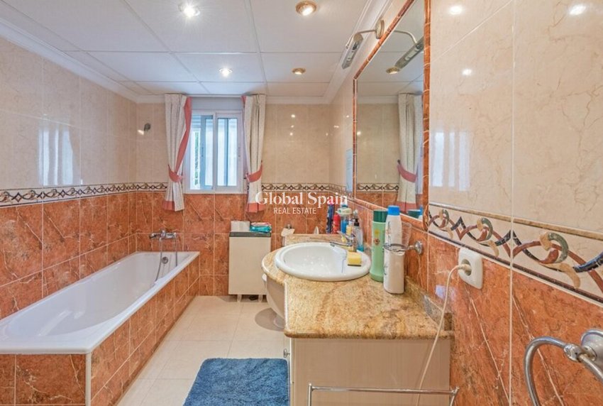 Venta - VILLA -
LA MURADA - Inland