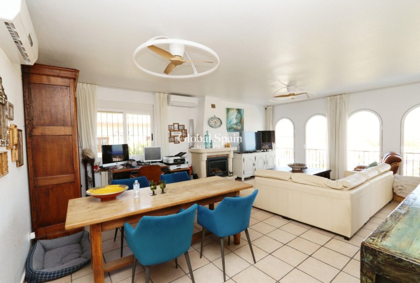 Venta - VILLA -
LA NUCÍA - Costa Blanca