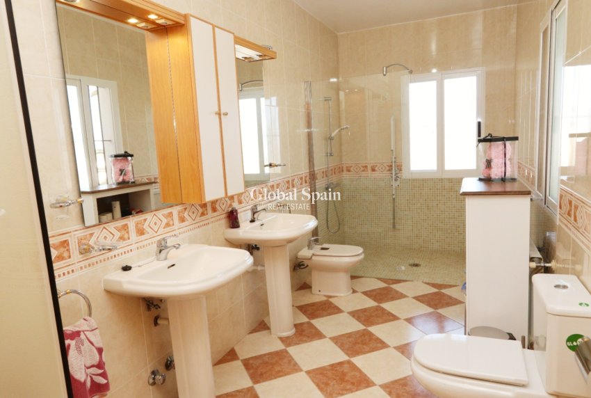 Venta - VILLA -
LA NUCÍA - Costa Blanca