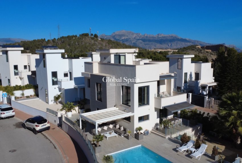 Venta - VILLA -
LA NUCÍA - Costa Blanca