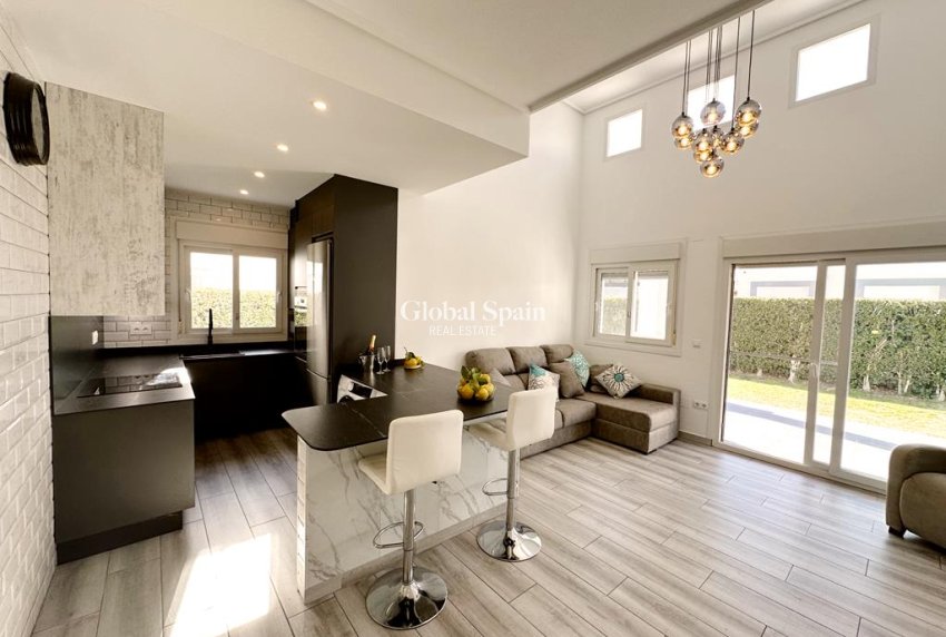 Venta - VILLA -
LA TORRE GOLF RESORT - Inland