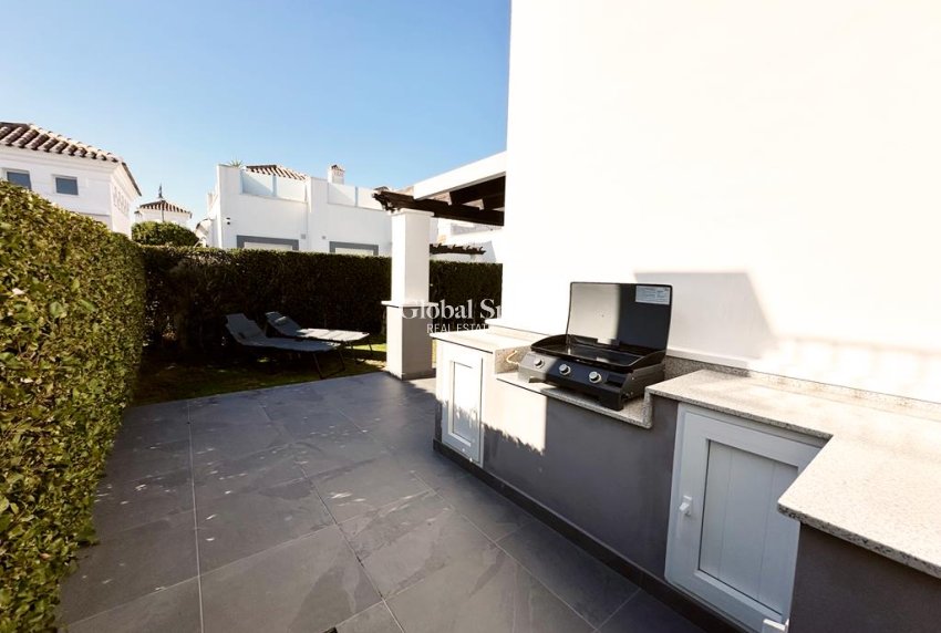 Venta - VILLA -
LA TORRE GOLF RESORT - Inland