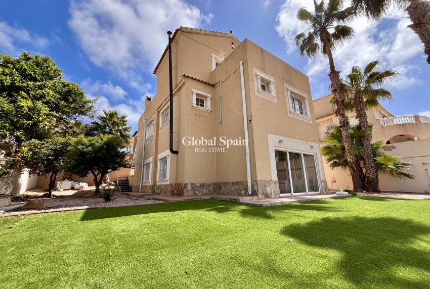 Venta - VILLA -
LA ZENIA - Costa Blanca