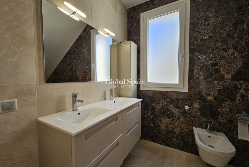 Venta - VILLA -
LA ZENIA - Costa Blanca