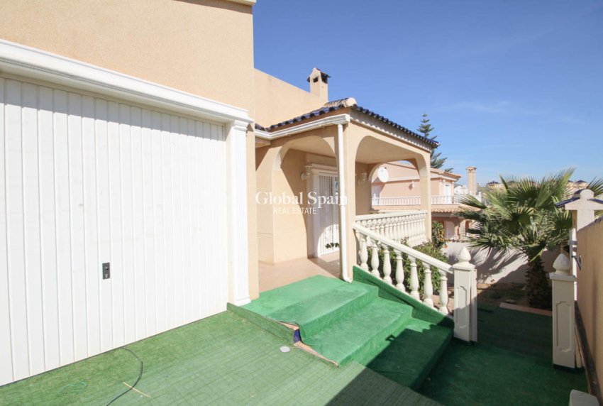 Venta - VILLA -
LA ZENIA - Costa Blanca
