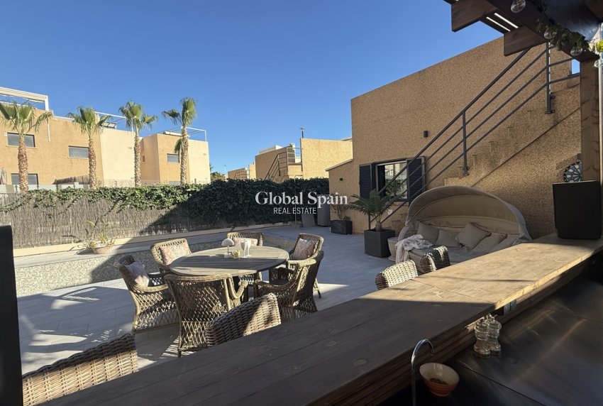 Venta - VILLA -
LA ZENIA - Costa Blanca