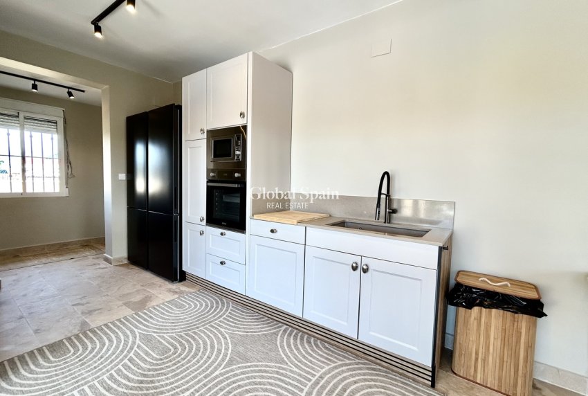 Venta - VILLA -
LA ZENIA - Costa Blanca