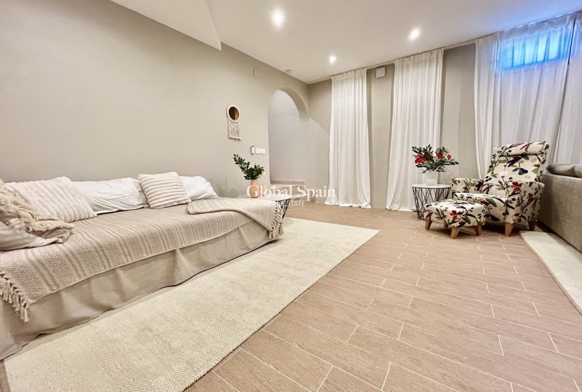Venta - VILLA -
LA ZENIA - Costa Blanca