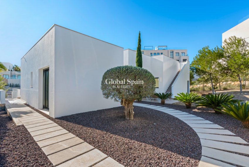 Venta - VILLA -
LAS COLINAS GOLF RESORT - Costa Blanca