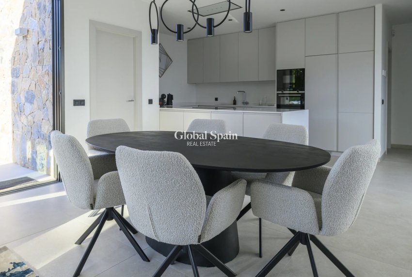 Venta - VILLA -
LAS COLINAS GOLF RESORT - Costa Blanca