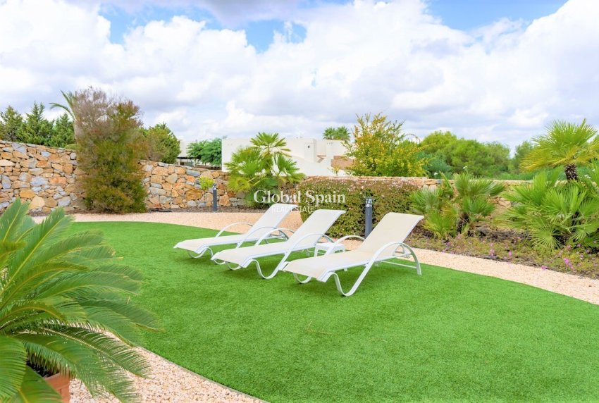 Venta - VILLA -
LAS COLINAS GOLF RESORT - Inland