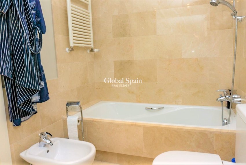 Venta - VILLA -
LAS COLINAS GOLF RESORT - Inland