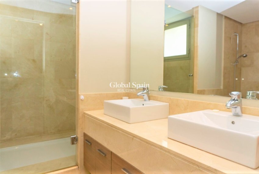 Venta - VILLA -
LAS COLINAS GOLF RESORT - Inland