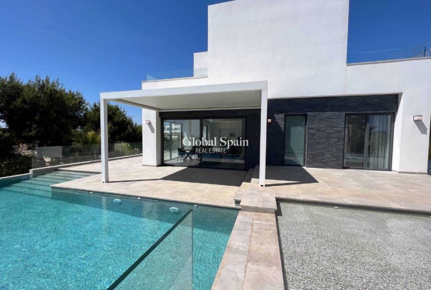 Venta - Villa -
LAS COLINAS GOLF RESORT - Las Colinas Golf