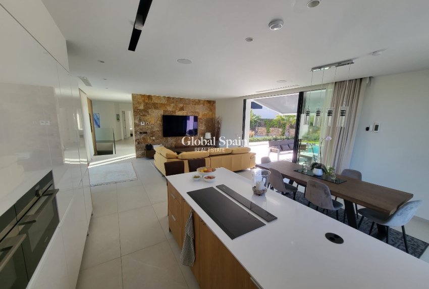 Venta - Villa -
LAS COLINAS GOLF RESORT - Las Colinas Golf